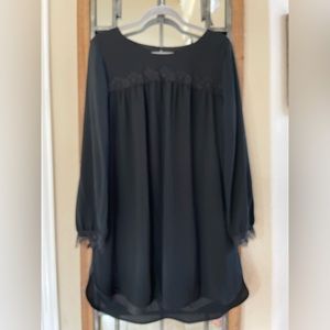 NWT Super cute babydoll chiffon w/ black lace detail above the knee dress
